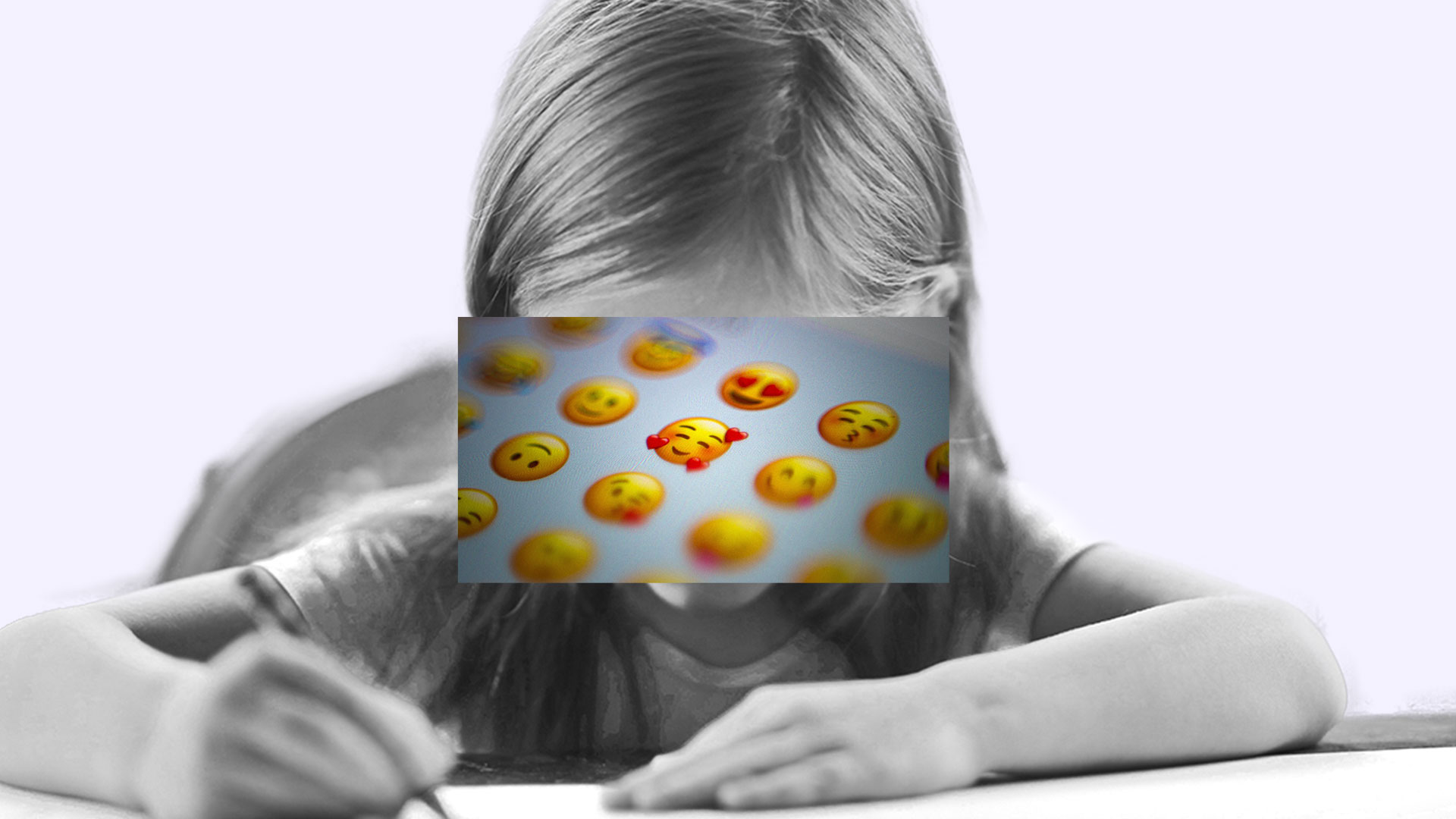 Niña con emoticonos amarillos en la cara